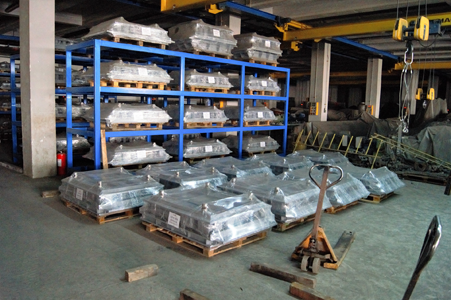 Warehouse of molds for concrete block making machine